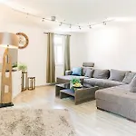 玫瑰酒店及餐厅 3*