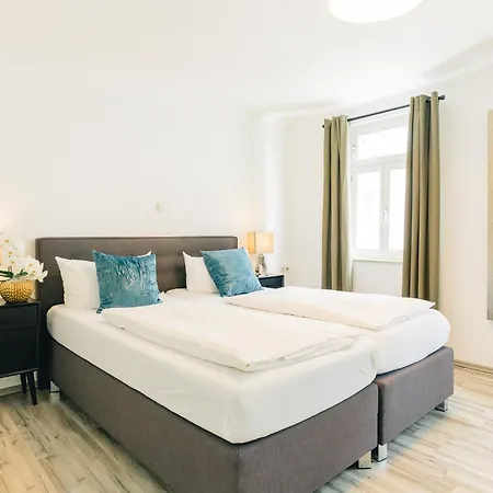 ＆ レストラン ローズ