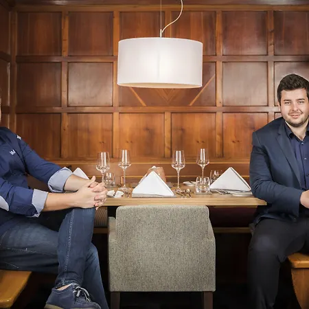 ホテル ＆ レストラン ローズ 3*